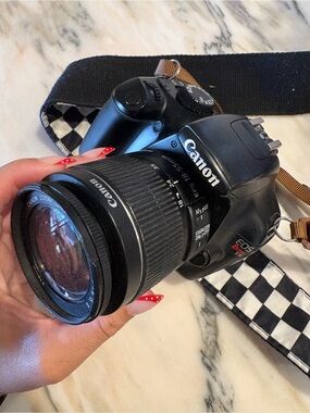 Canon Black DSLR Camera with 18-55mm Zoom Lens